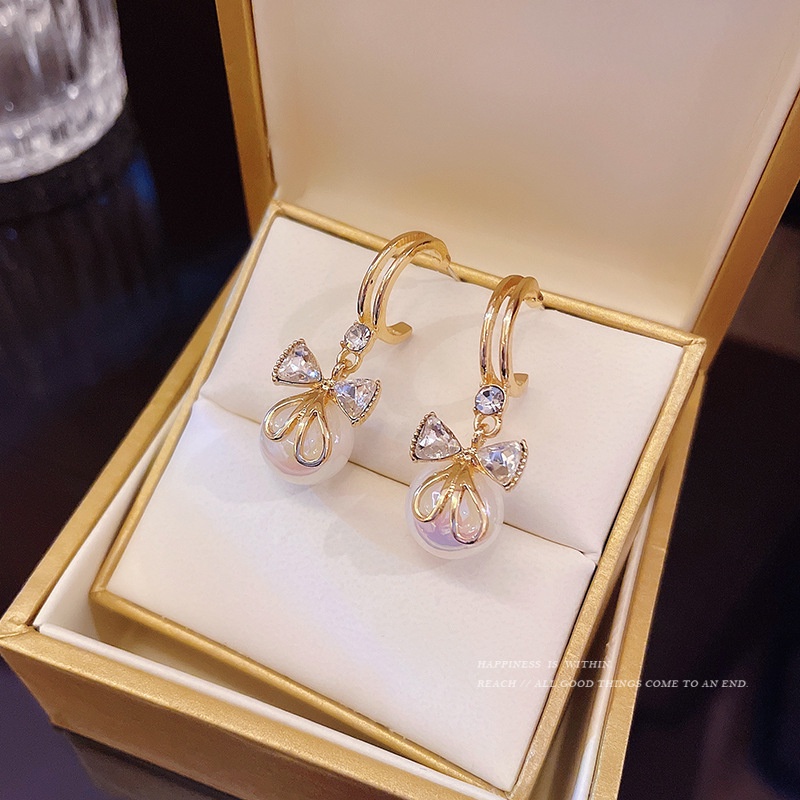 Khuyên Tai Nơ Đính Ngọc Trai Phong Cách Cổ Điển Thanh Lịch Dành Cho Nữ