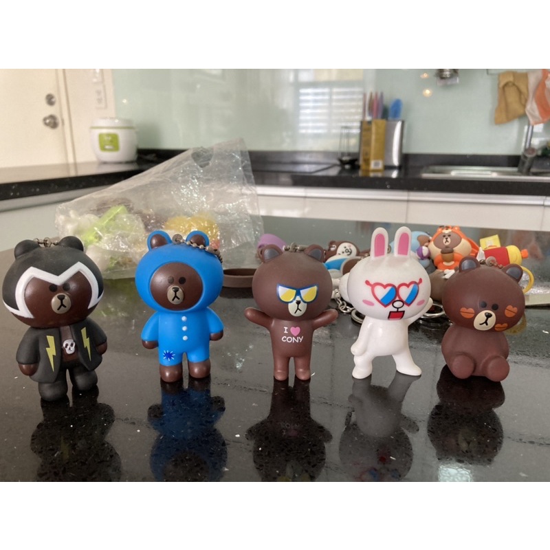 Móc khoá dễ thương ,độc lạ hơn 30 mẫu hình Gấu Thỏ Vịt  Brown Cony Sally Line