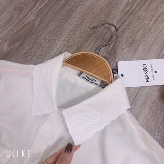 Sơ mi trắng cổ ren
