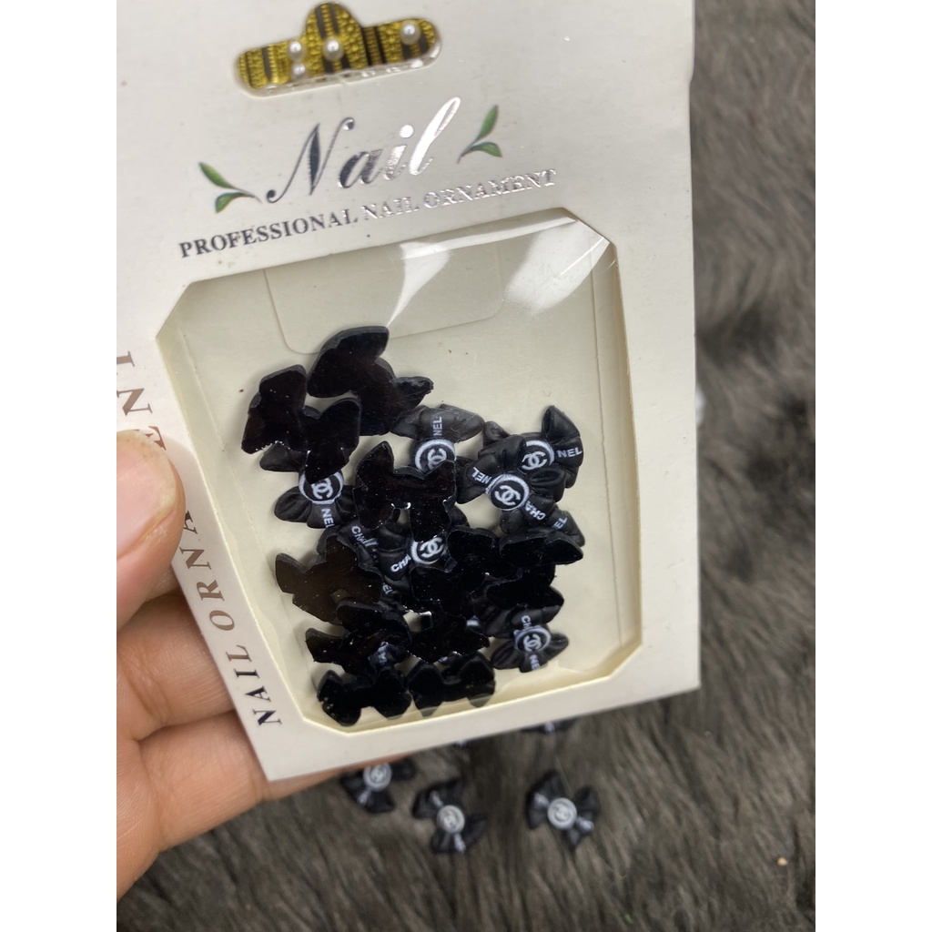 sét 20 Charm nơ gắn móng đen -trắng chane hot hít ( miễn ship )