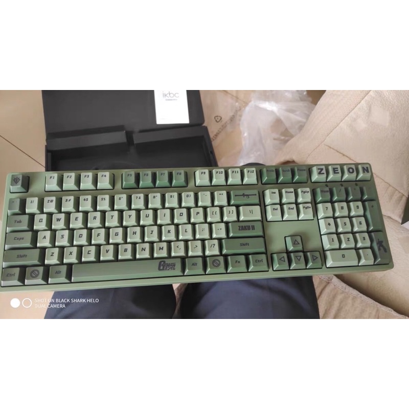 Bàn phím cơ không dây IKBC phiên bản Zaku Zeon Gundam cherry switch của Đức chính hãng