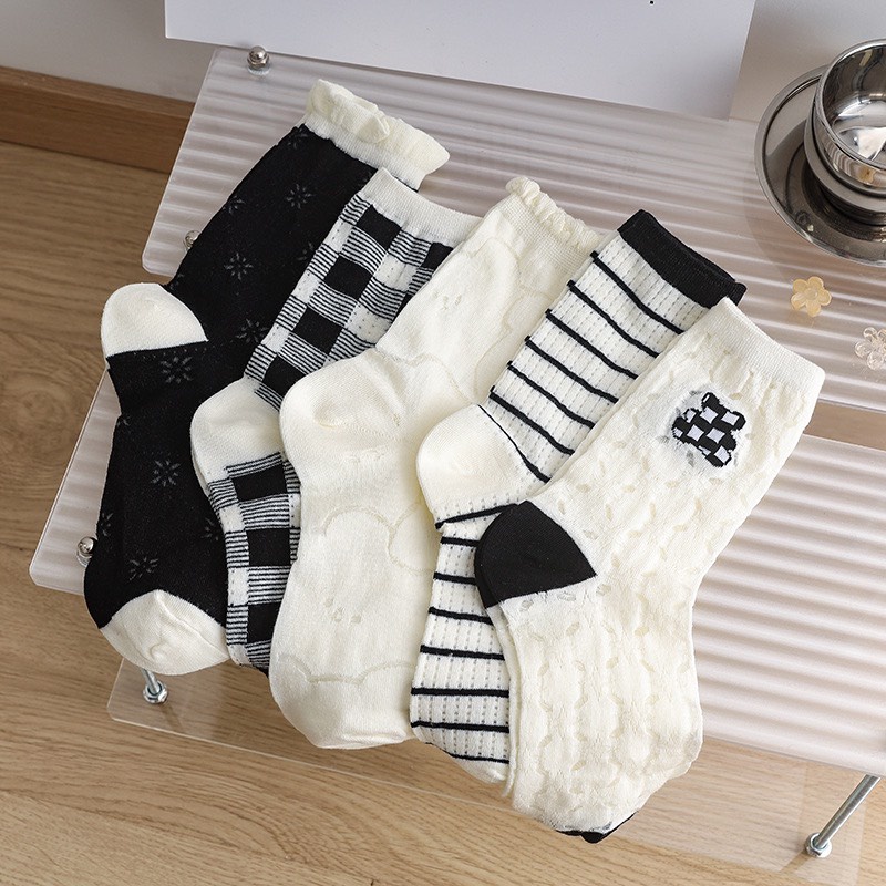 TL120 Tất vớ nữ cổ cao tông trắng đen hoa nice day tiểu thư