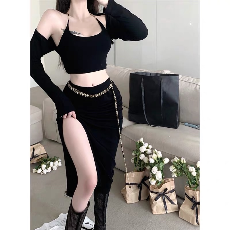 (HÀNG CÓ SẴN) Set áo hai dây+ áo len mỏng+ chân váy cạp cao+ thắt lưng xích
