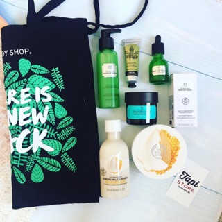 Set dưỡng da The Body Shop Black Friday Bag