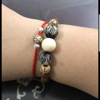 Vòng tay chỉ đỏ may mắn!