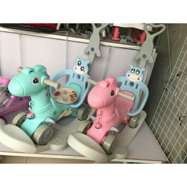 Ngựa bập bênh có cán đẩy