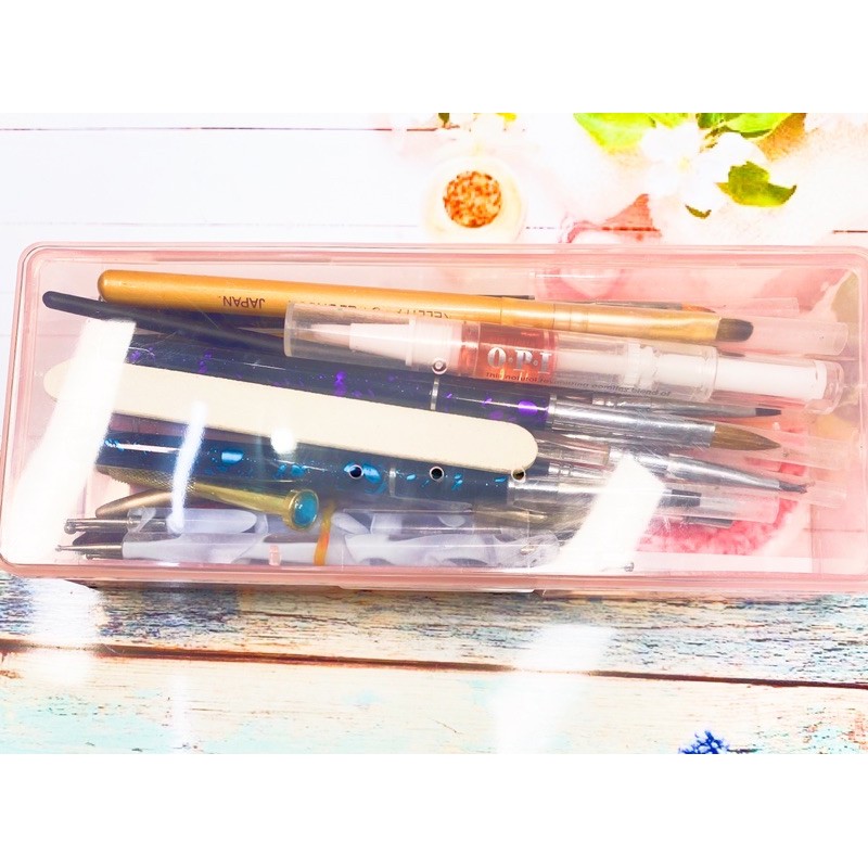 Hộp nhựa dùng để đựng cọ vẽ nail, bút, dũa, dụng cụ - Rất đa năng