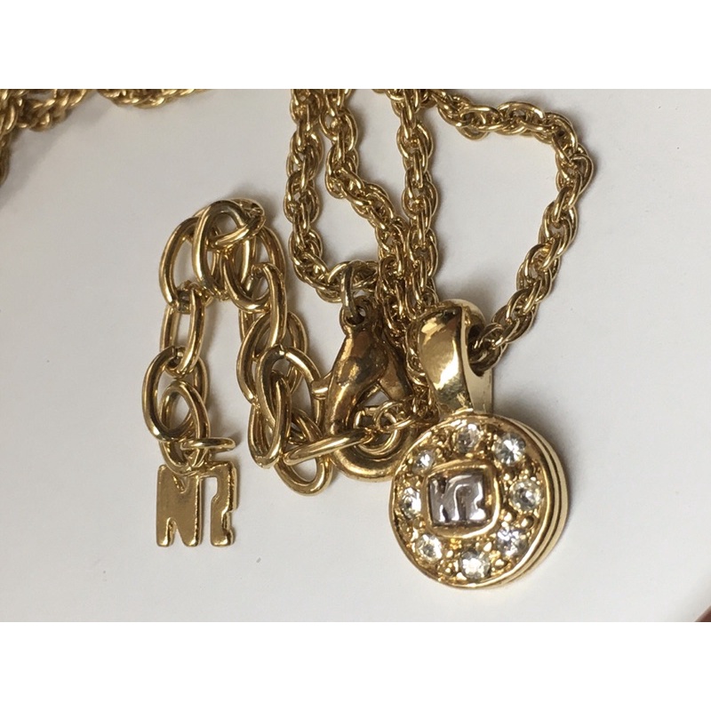 Dây chuyền vintage Pháp Nina Ricci-mặt logo