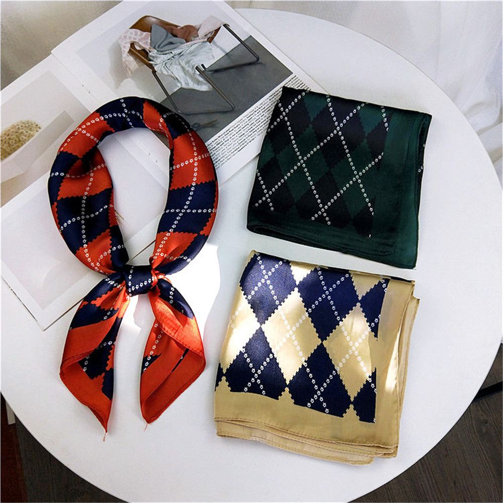 Khăn choàng cổ hình vuông vải lụa satin in họa tiết da báo đa năng cho nữ