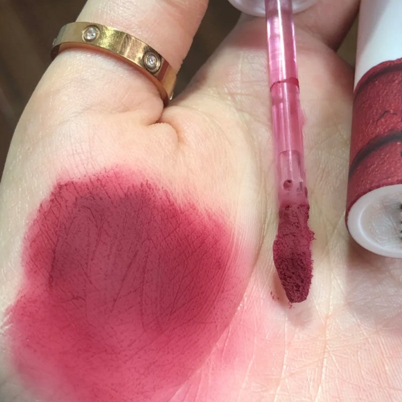 Son Môi Cho Màu Lì Phong Cách Hello Kitty Xinh Xắn