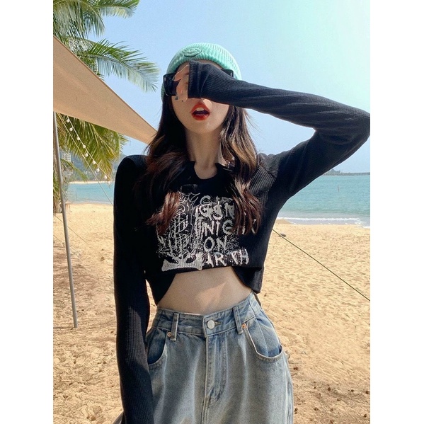 ÁO THUN CROPTOP DÀI TAY CỔ TRÒN XẺ V ĐEN TRẮNG Mitshop2222
