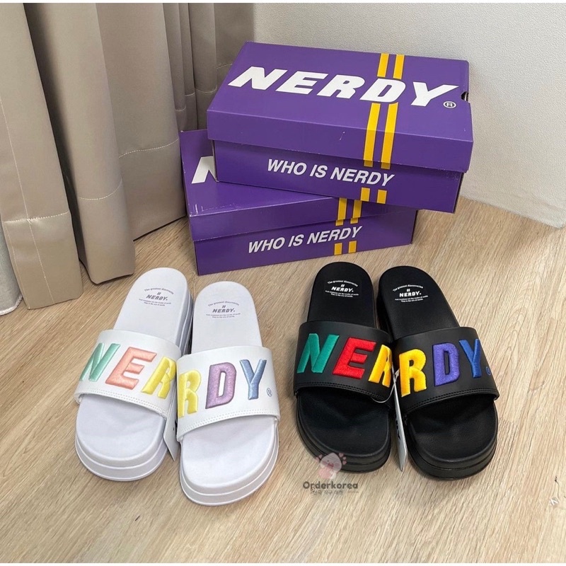 [HÀNG MỚI VỀ] DÉP NERDY THÊU CHỮ NHIỀU MÀU HÀN QUỐC - DÉP QUAI NGANG HACK CHIỀU CAO - TRENDY UNISEX NAM NỮ