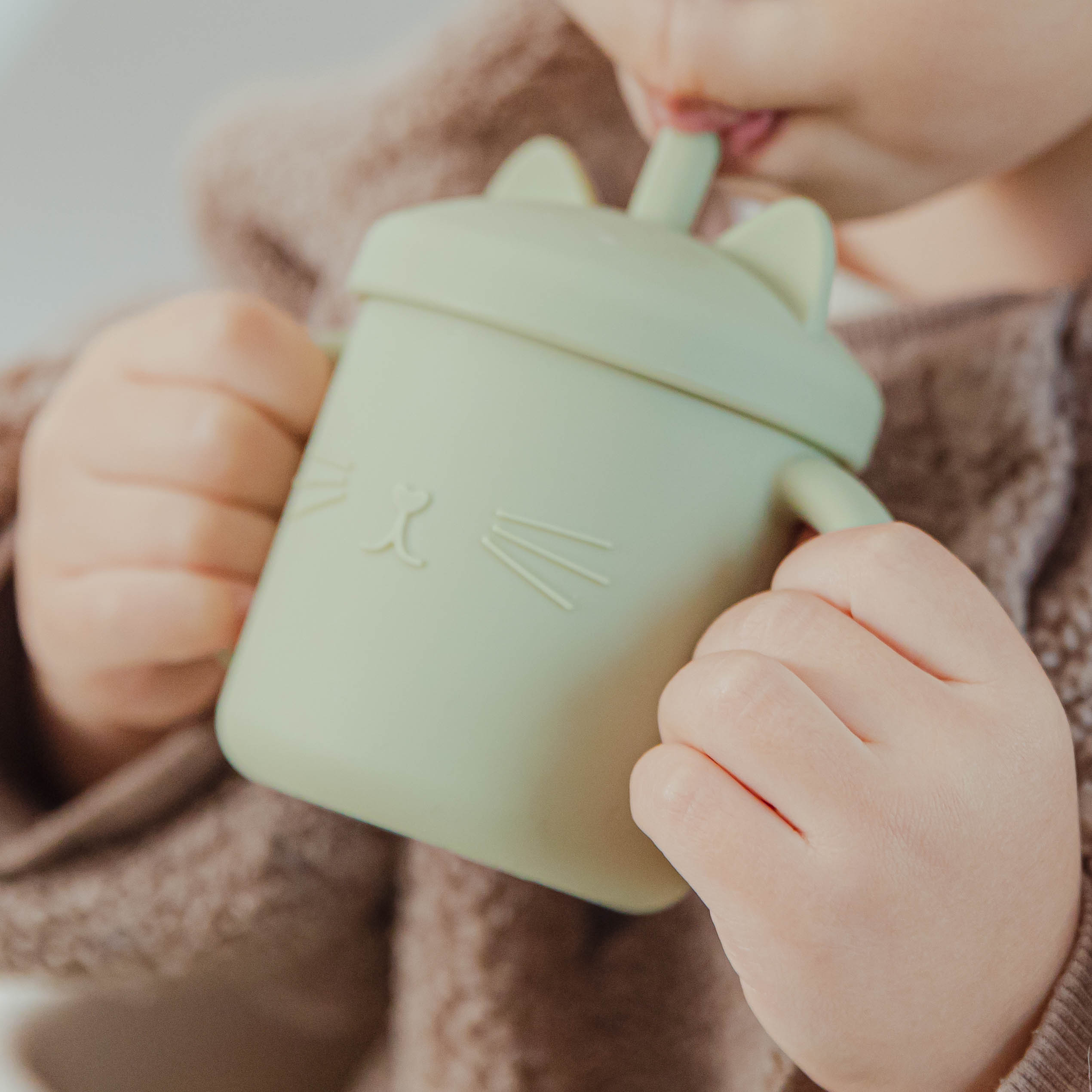 Cốc Uống Nước Silicon Hình Bé Mèo Sippy Cho Trẻ Em Tập Uống Nước