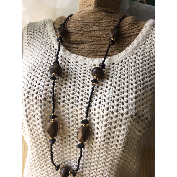 Vòng cổ dài- xâu chuỗi hạt thết kế vân đá màu đen/mocha và cườm( dây chuyền)