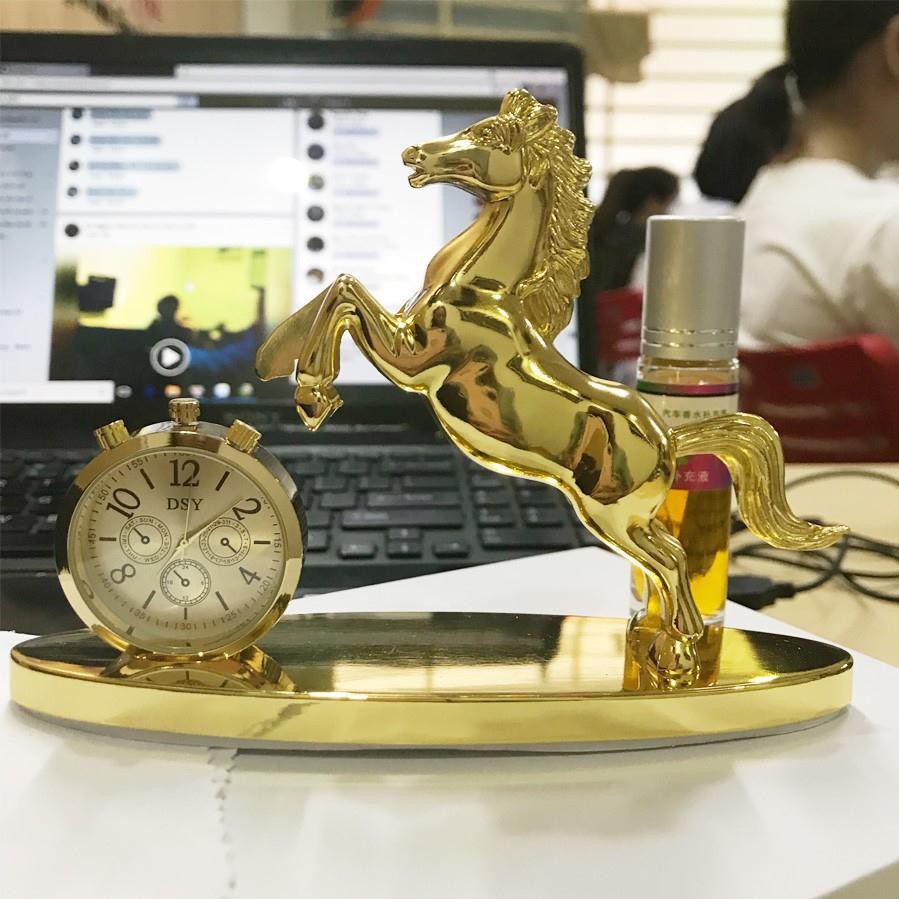 (Oto) Nước hoa đồng hồ và con ngựa trang trí Taplo ô tô hàng Quảng Châu