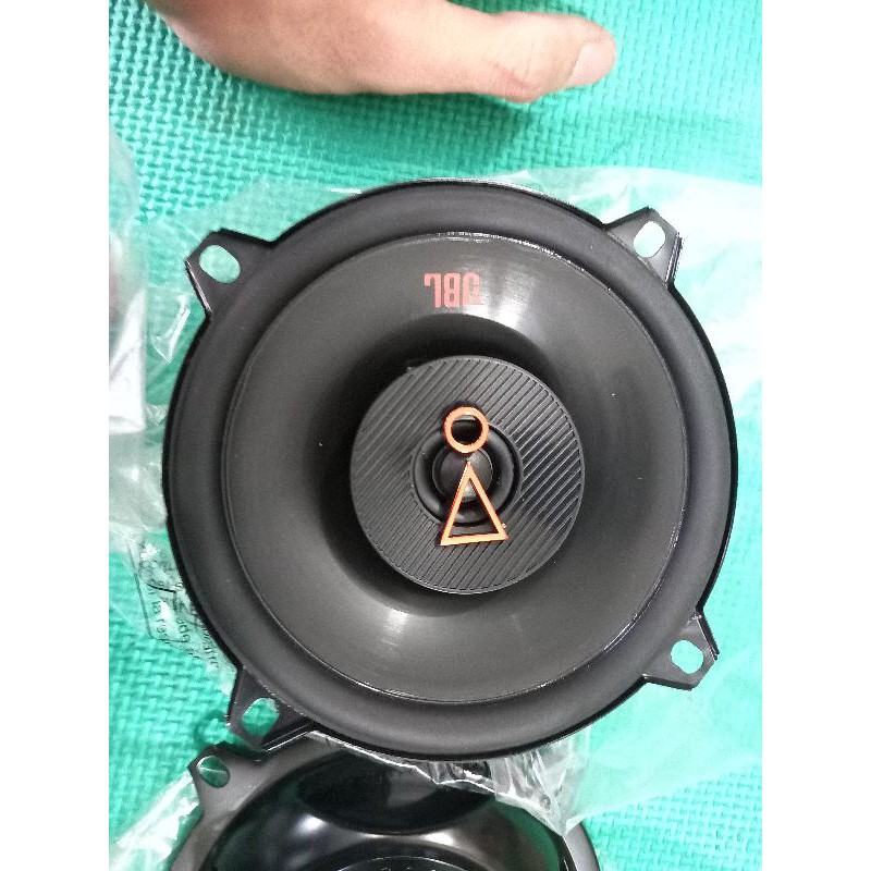 Cặp loa xe hơi rã xe 13cm zin chính hãng.