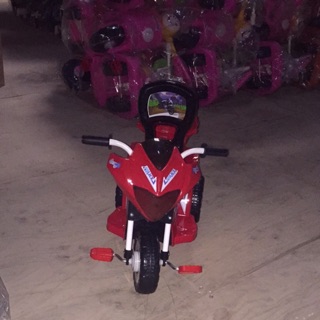 Xe 3banh canh sat co nhac nhua cho lon