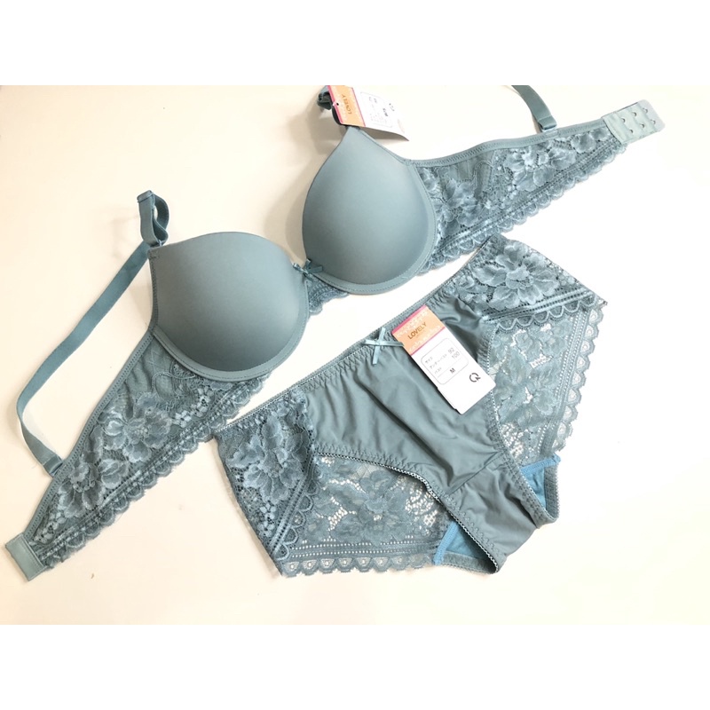 Bộ đồ lót Lovely Việt Nam ren mới mút tốt 3cm 4318