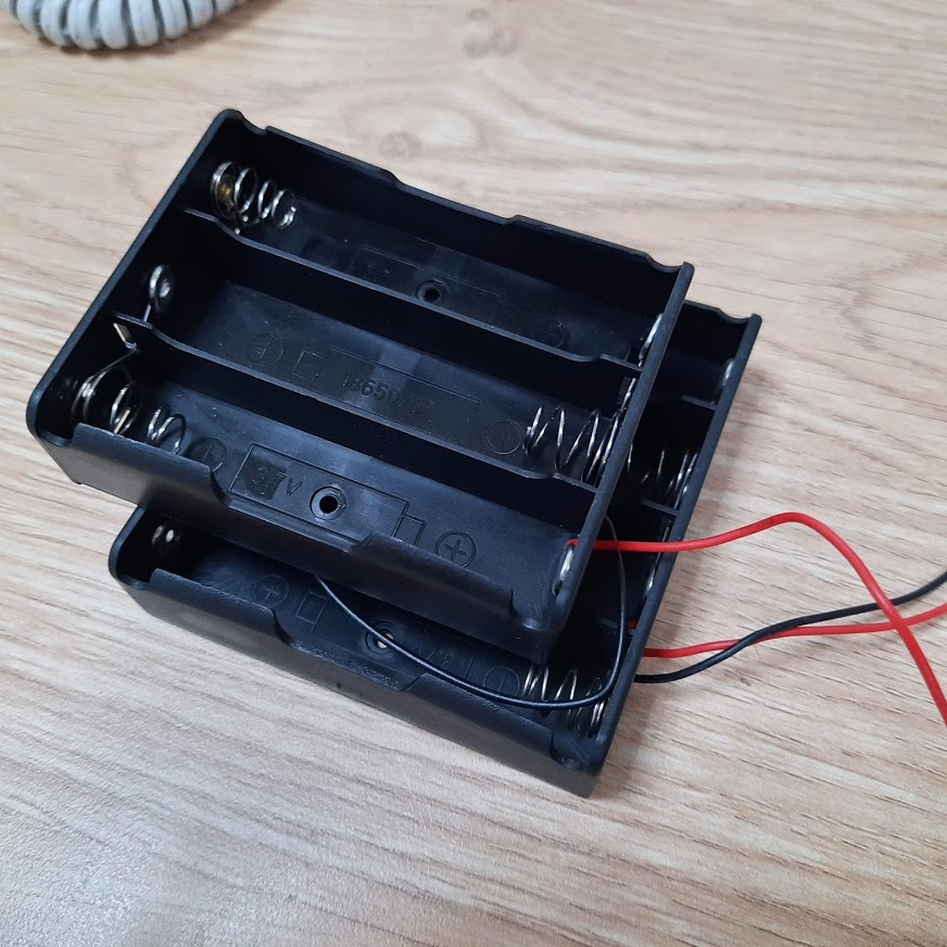 Hộp pin 1S 2S 3S ghép từ pin 18650 mắc nối tiếp