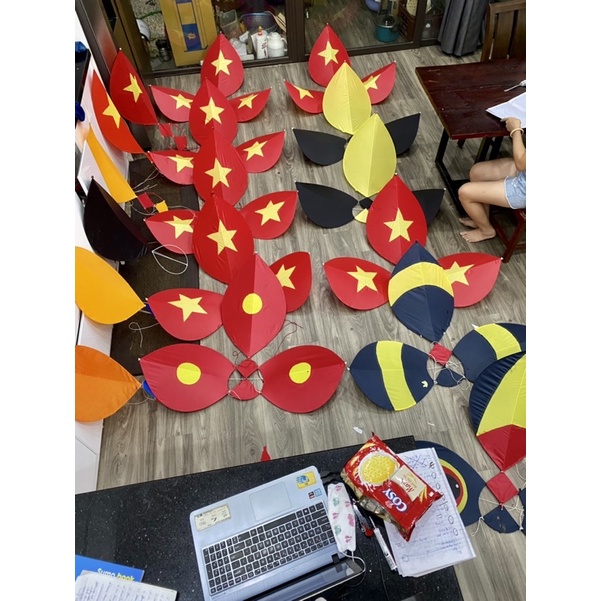 COMBO DIỀU SAO VÀNG + DÂY + ĐÈN + SÁO - THÁNH CỐC