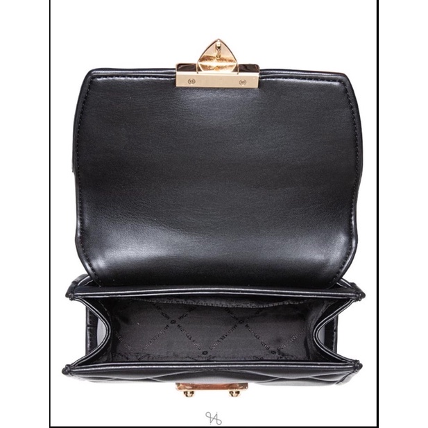 Túi MK Serena đen nắp đinh vàng xinh lắm AUTHENTIC