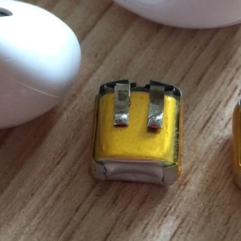 Pin Li-Po 3.7V 400909 28mAh  cho tai nghe Bluetooth