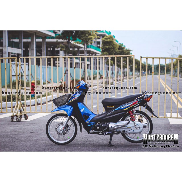 Tem rời dán xe WAVE màu đen. Chữ S đỏ. Decal chống nước bền màu độ dính cao