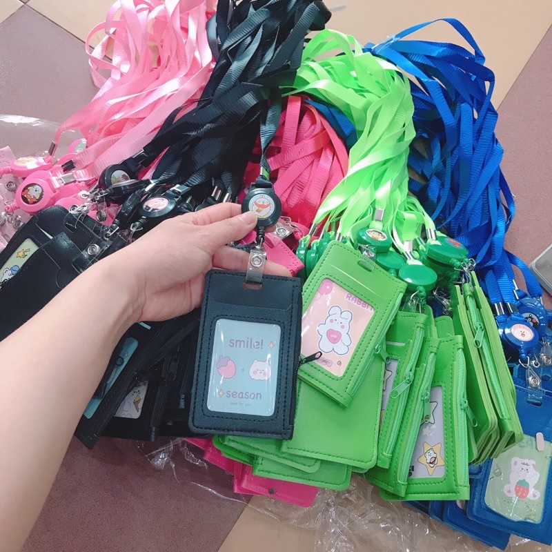 Sỉ 10 đeo thẻ cao cấp mẫu mới thẻ kèm dây đeo thẻ.