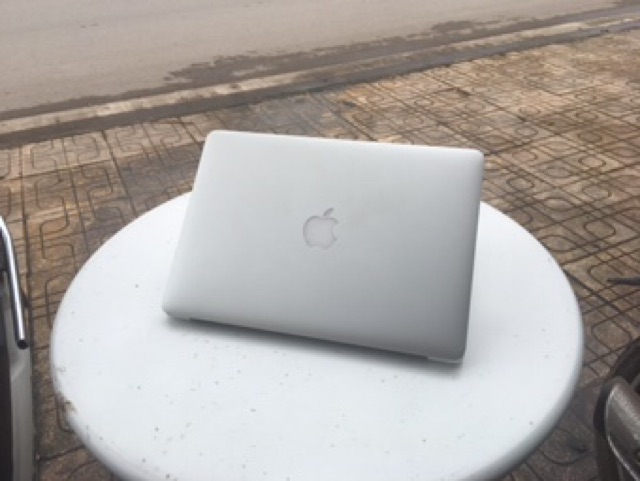 Macbook air 2015 giá rẻ tại LAPTOP127