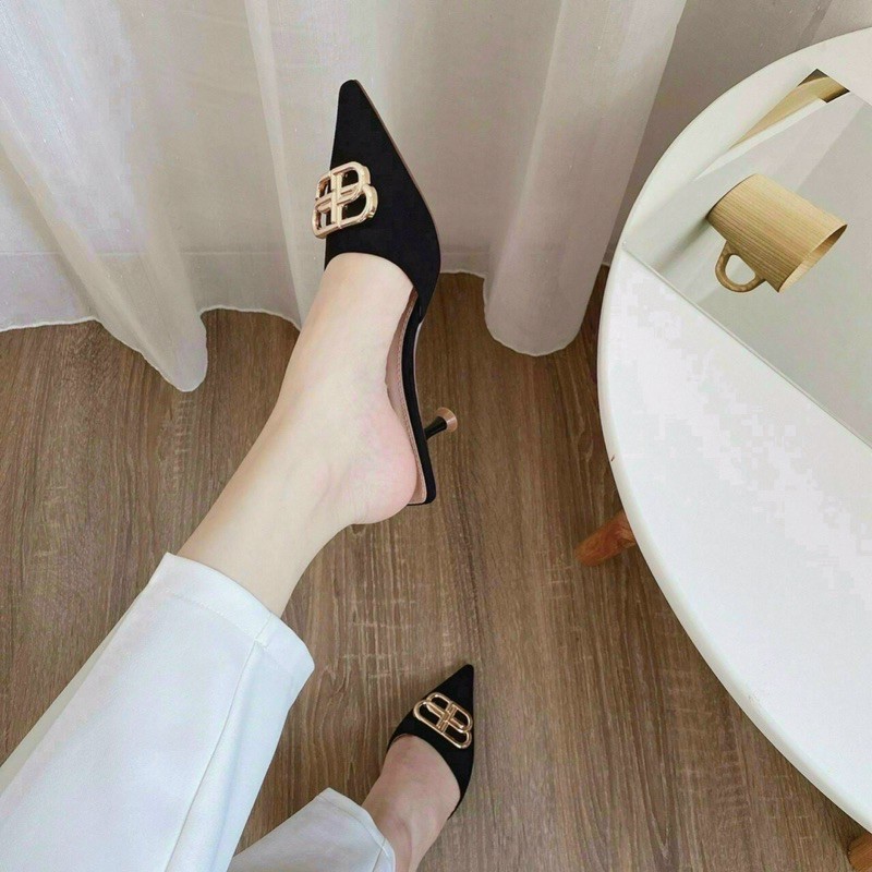 Sục cao gót chữ BB màu đen không quai
