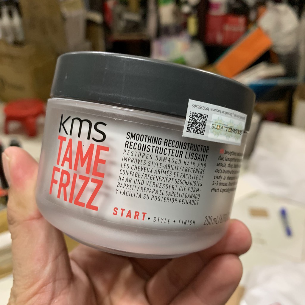 Kem dưỡng tóc ( hấp mượt tái cấu trúc) KMS TAMEFRIZZ SMOOTHING RECONSTRUCTOR 200ml