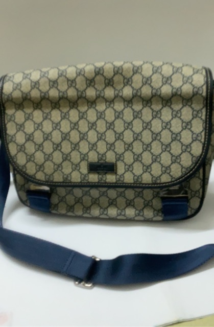 Túi đeo chéo nam hàng supper hiệu GC