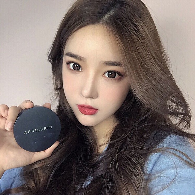 Phấn Nước che phủ tốt Aprilskin Black Magic Snow Cushion