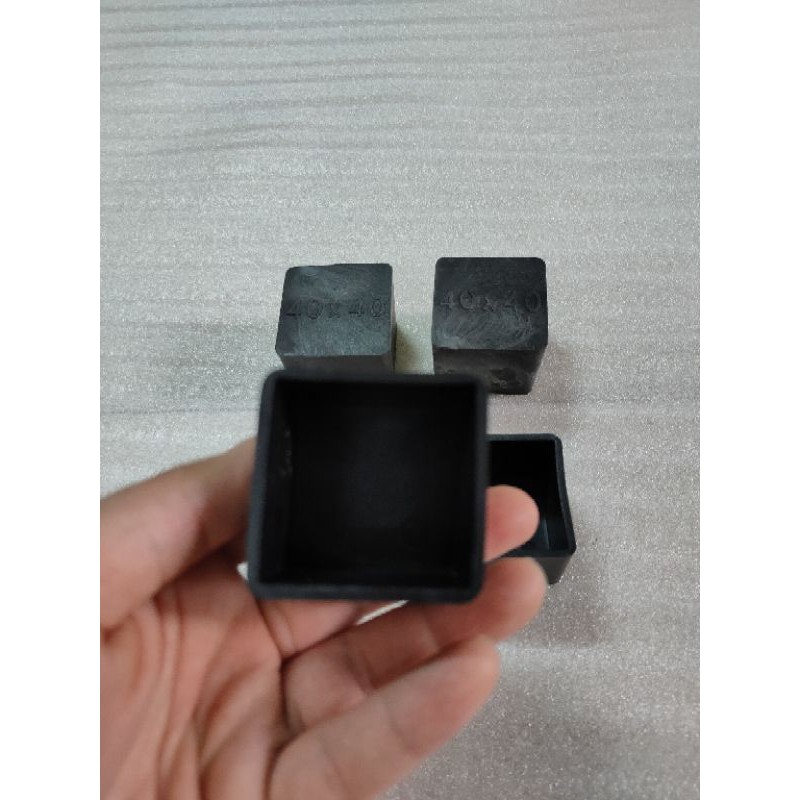 Bộ 10 chụp vuông 40×40mm bao ngoài - chụp - chân đế - nút cao su bịt chân bàn