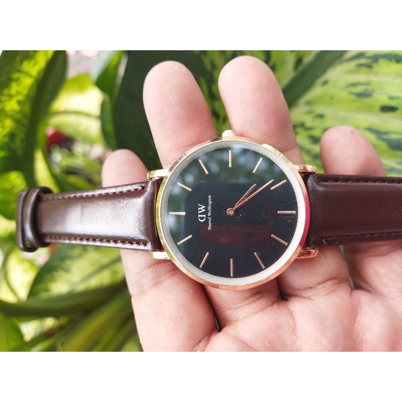 Đồng hồ nam dây da thương hiệu DW