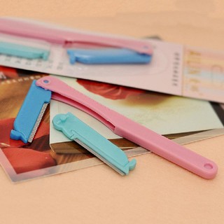 Dao cạo lông mày tiện dụng cho chị em