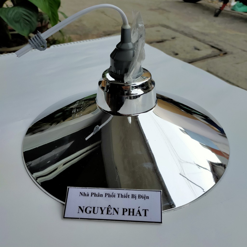 Chao Nhựa Mạ Crom 26,5cm + Đuôi Đèn Kín Nước Xám Dây Dài 20cm