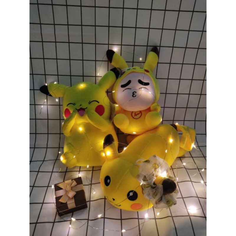 Gấu bông Pikachu ngồi siêu năng động