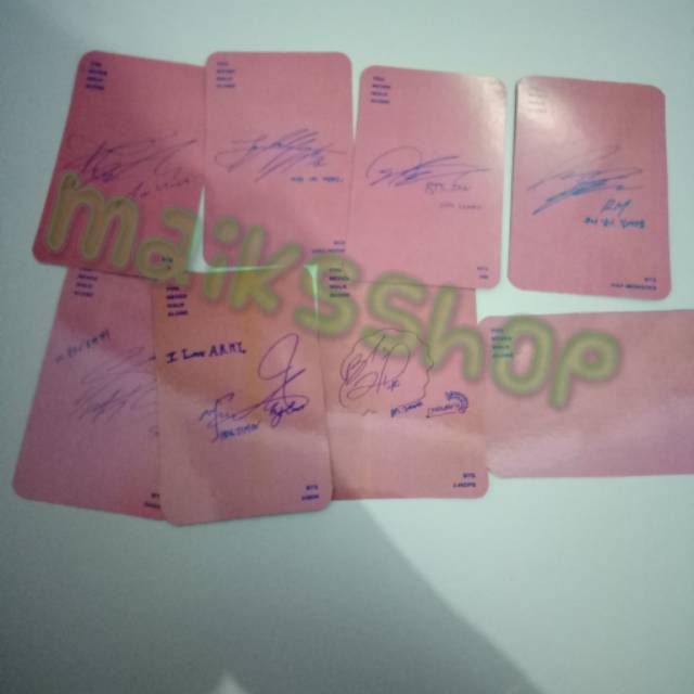 Thẻ Ảnh Bts - Bạn Không Bao Giờ Đi Bộ Một Mình