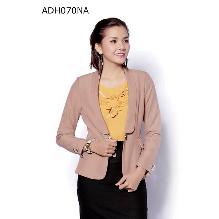Áo vest bò lụa nâu 2 lớp tay dài cổ sam móc cài The One Fashion ADH070NA