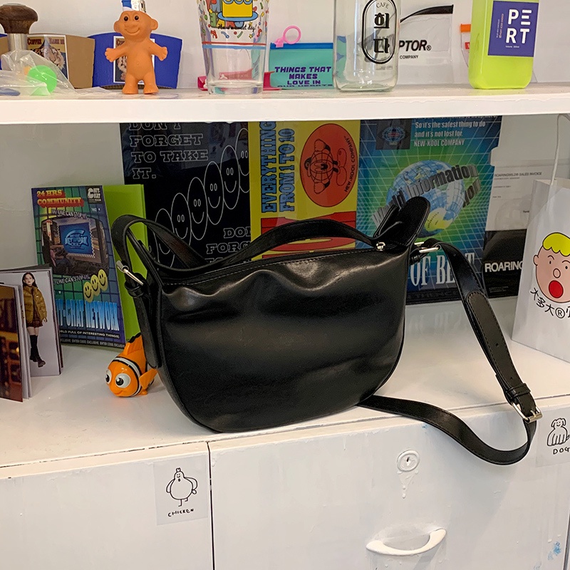 Túi đeo chéo mềm mại chất lượng cao màu tối dễ phối đồ thời trang thu đông cho nữ