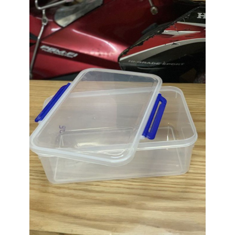 Hộp Vuông Nhựa Nắp Gài FATACO