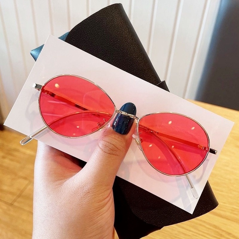 (KIQI-FASHION) COD Kính Mát Gọng Oval Kim Loại Chống Tia Uv400 Thiết Kế Mới Thời Trang Dành Cho Nữ
