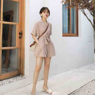 Jumpsuit kẻ đùi dáng cổ vest