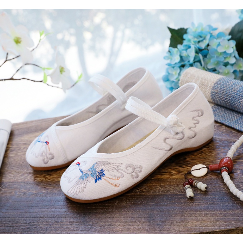 Giày cổ trang thêu vải họa tiết thêu hạc 3cm có sẵn