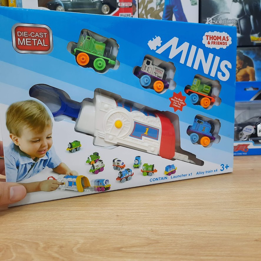 Bộ xe và nhà đẩy tàu hỏa thomas mini đồ chơi trẻ em gồm 1 nhà và 4 xe