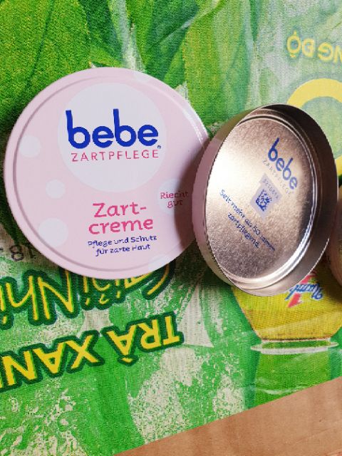 Kem dưỡng ẩm cho mẹ và bé BEBE Zart Creme siêu mềm mịn