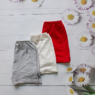 Quần chip mặc váy cho bé gái