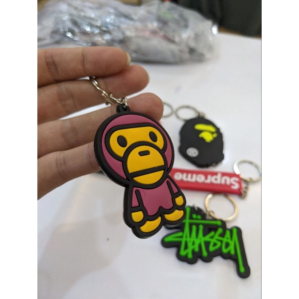 Móc khóa Supreme, bape, stussy