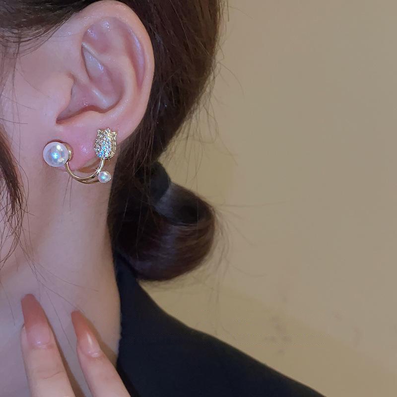 Bông tai hình hoa tulip đính ngọc trai lấp lánh thời trang sang trọng cho nữ